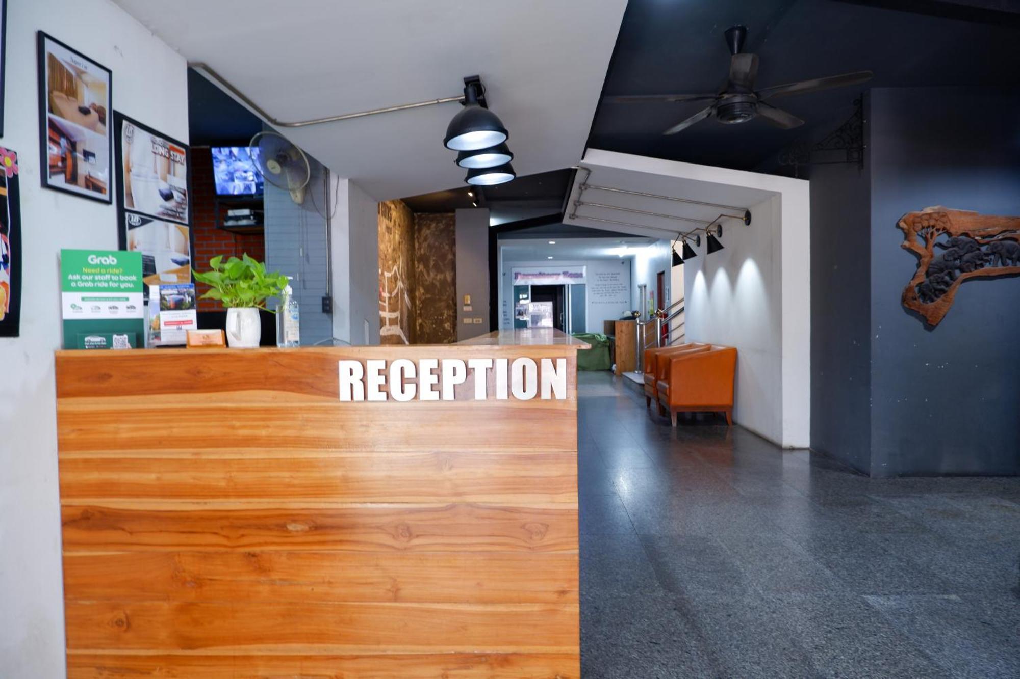 18 Coins Cafe&Hostel Pattaya Exterior foto