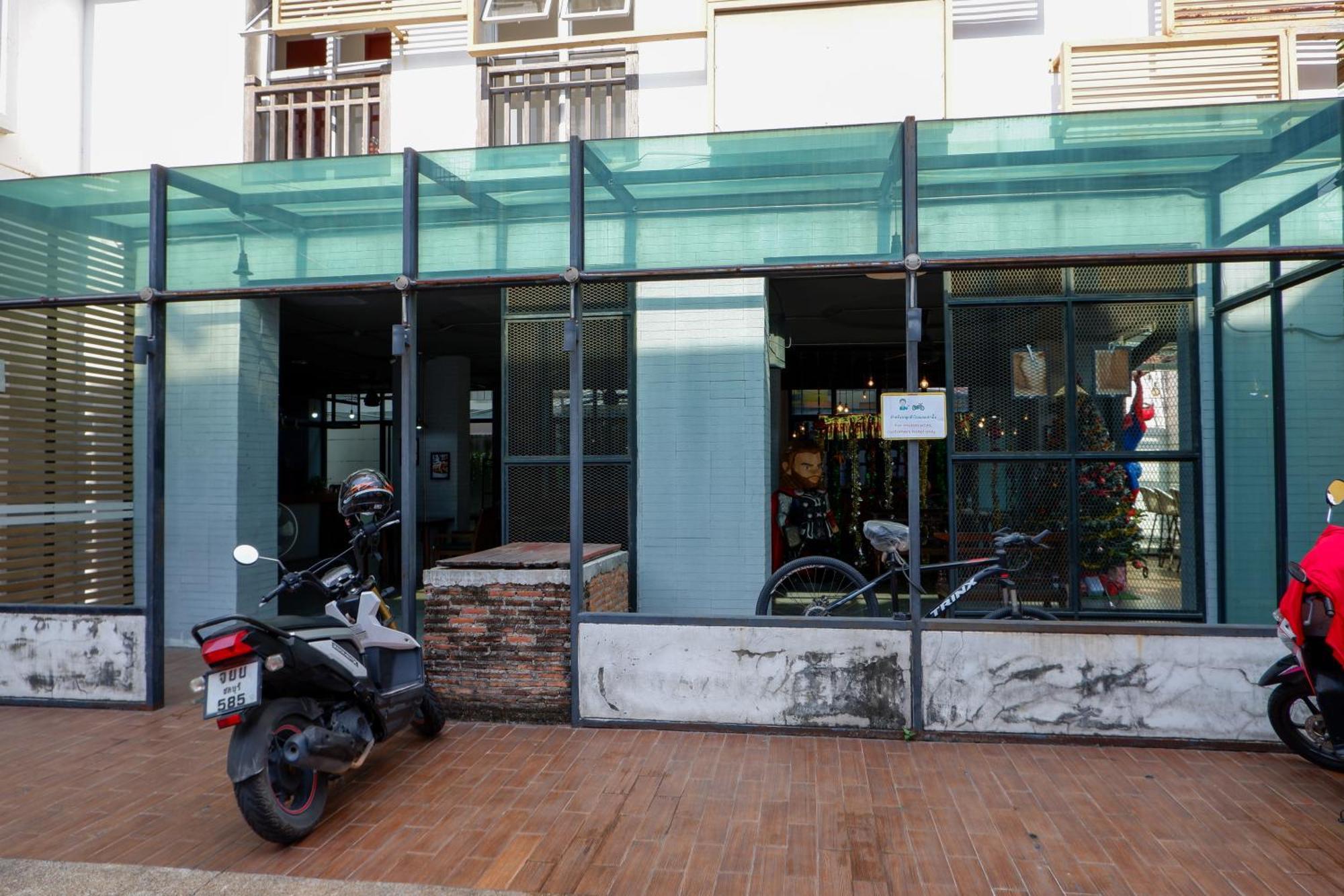 18 Coins Cafe&Hostel Pattaya Exterior foto