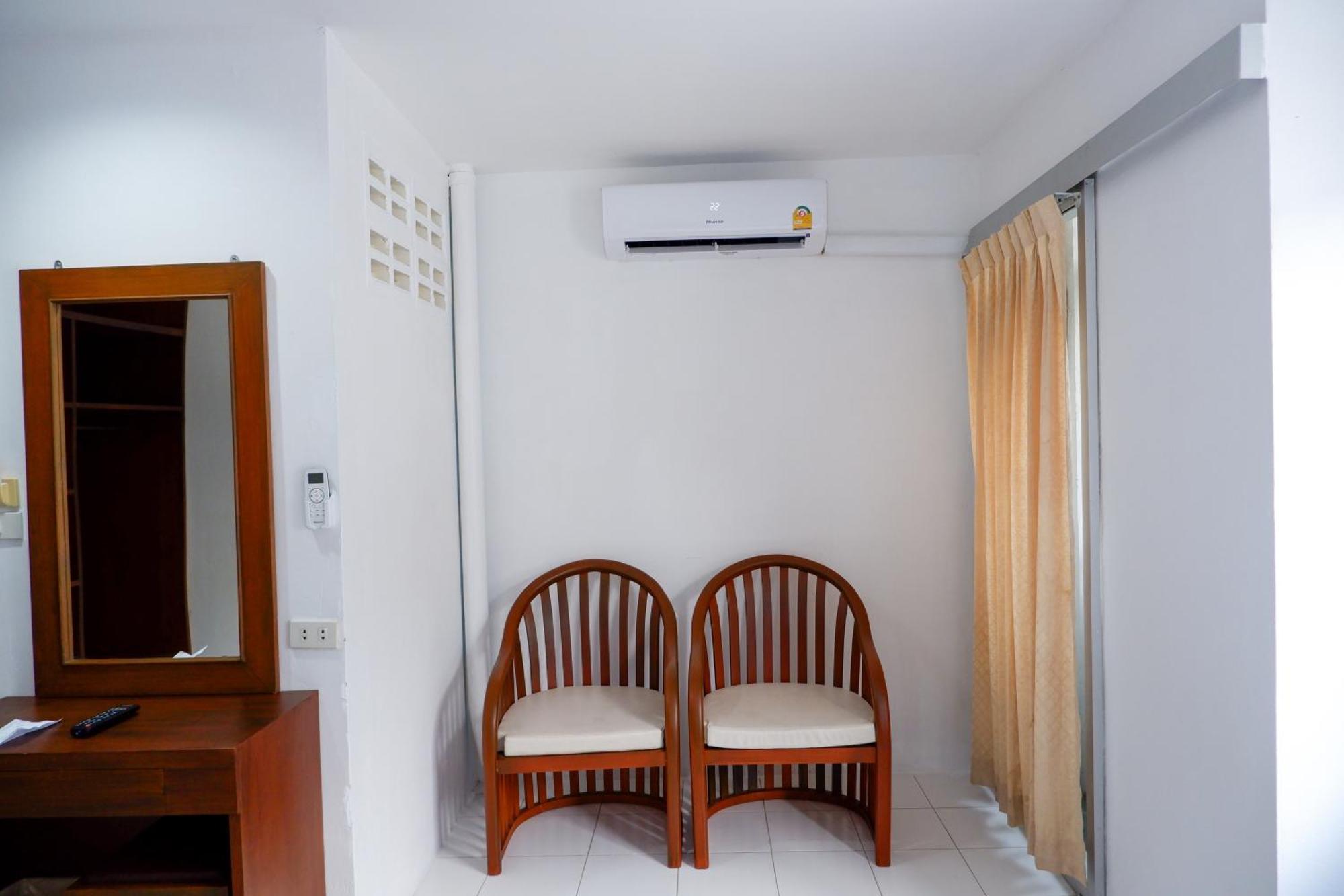 18 Coins Cafe&Hostel Pattaya Zimmer foto