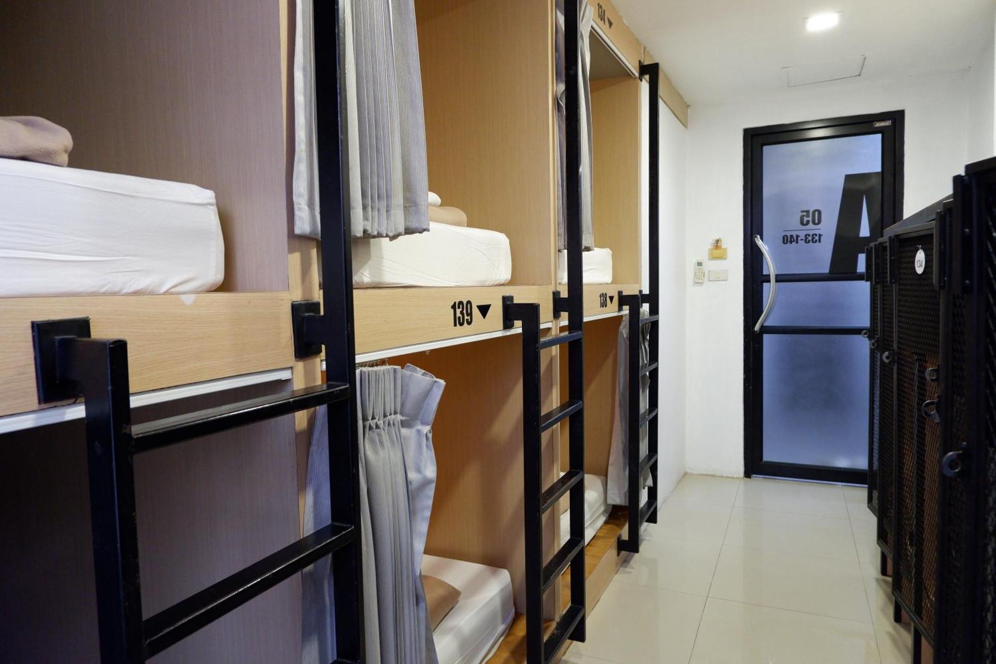 18 Coins Cafe&Hostel Pattaya Zimmer foto