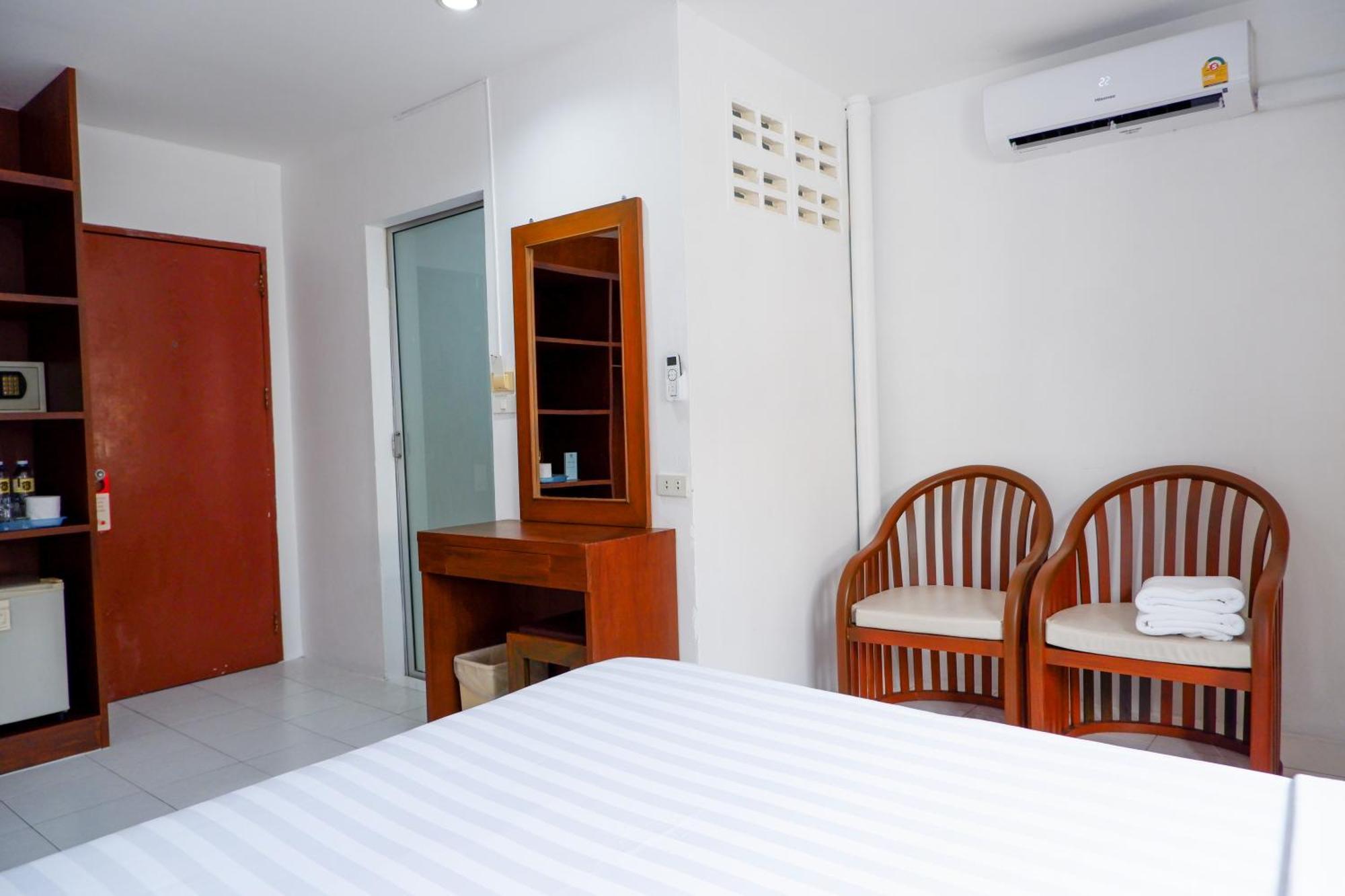 18 Coins Cafe&Hostel Pattaya Zimmer foto