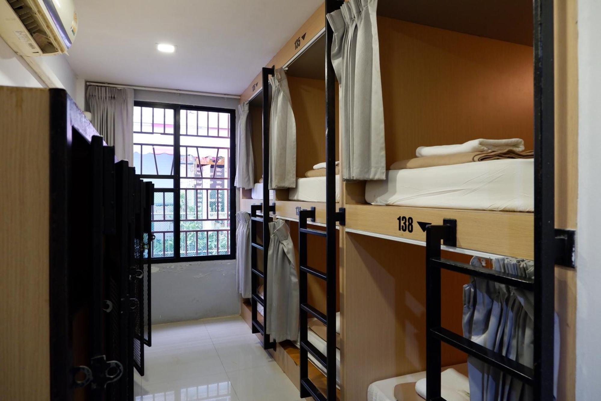 18 Coins Cafe&Hostel Pattaya Zimmer foto