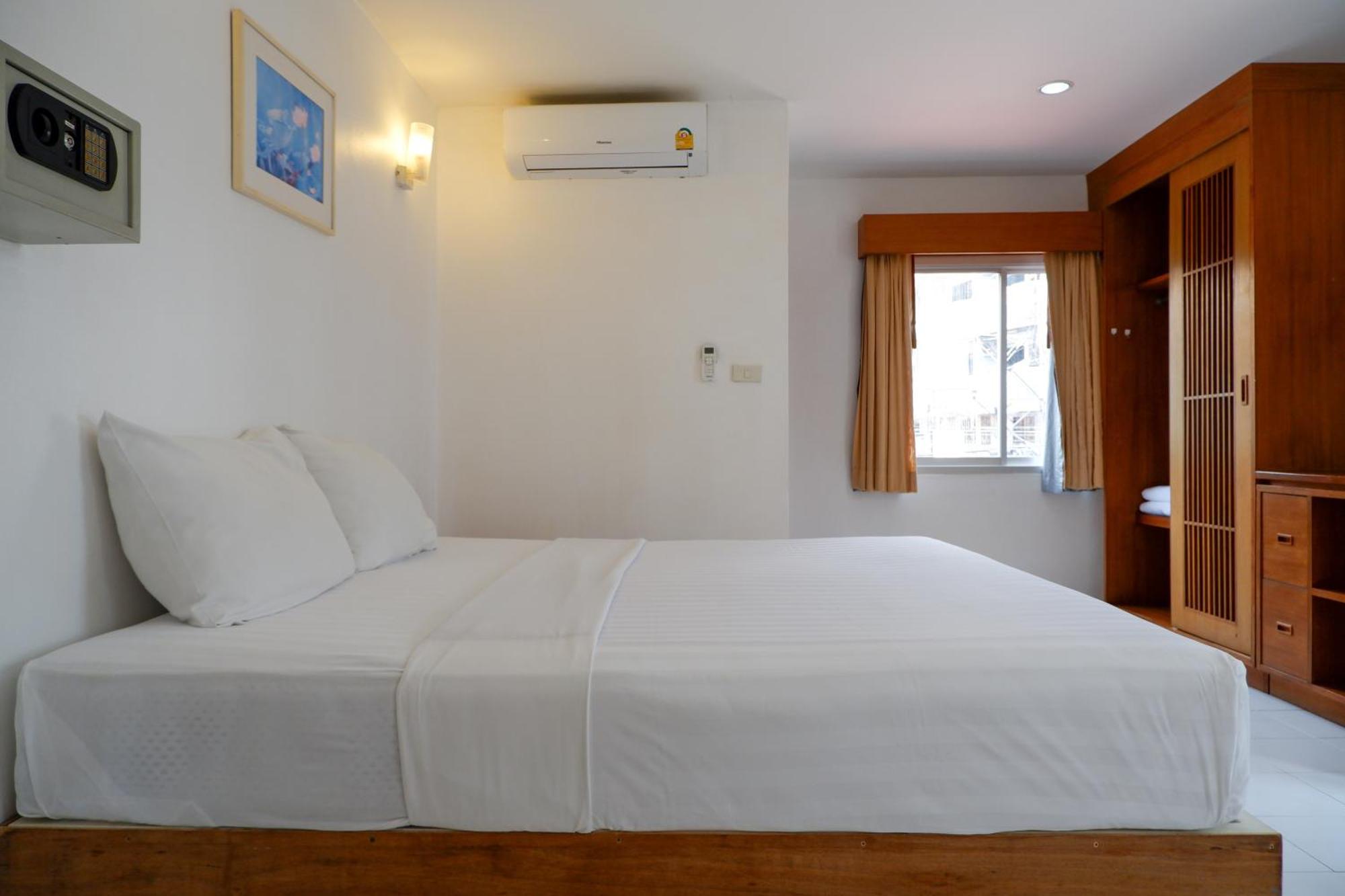 18 Coins Cafe&Hostel Pattaya Zimmer foto