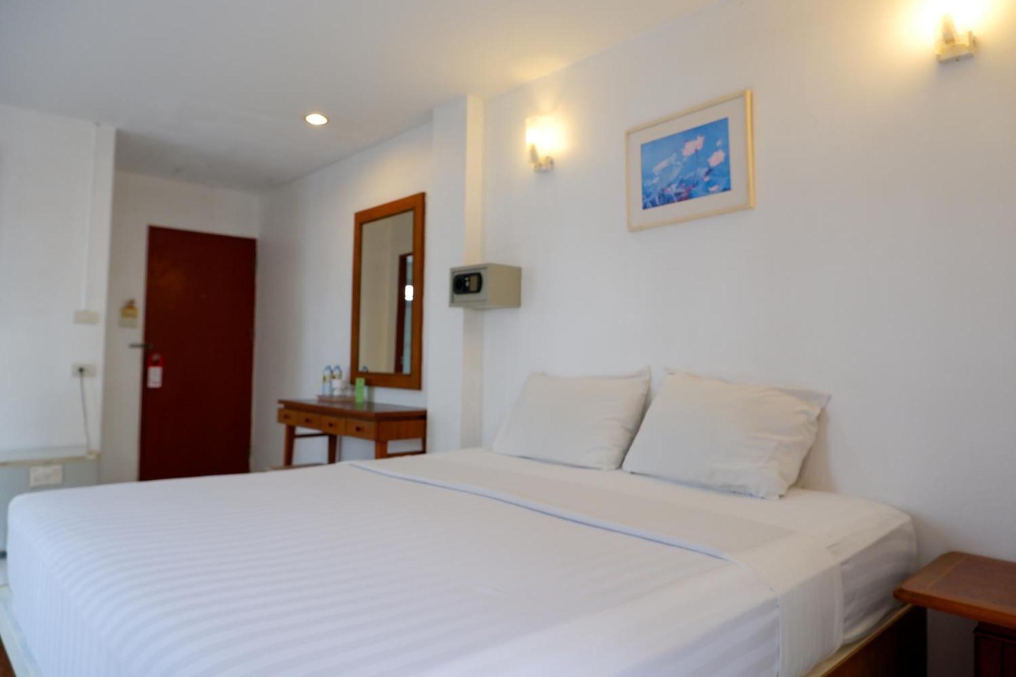 18 Coins Cafe&Hostel Pattaya Zimmer foto