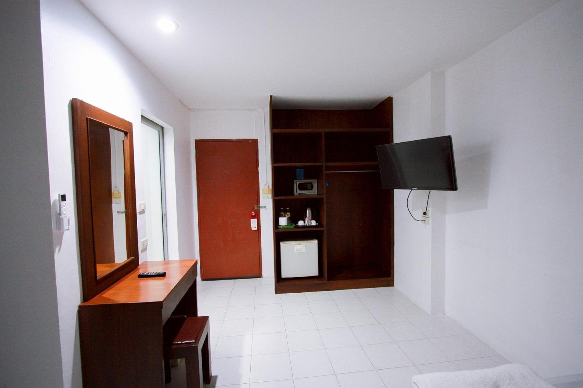 18 Coins Cafe&Hostel Pattaya Zimmer foto