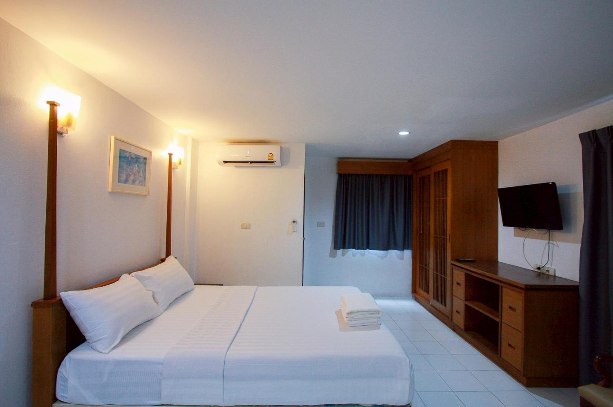 18 Coins Cafe&Hostel Pattaya Zimmer foto
