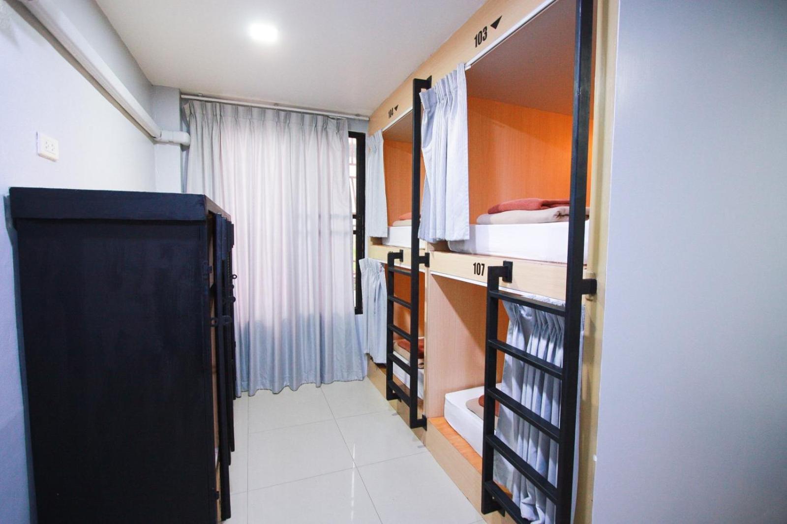 18 Coins Cafe&Hostel Pattaya Zimmer foto