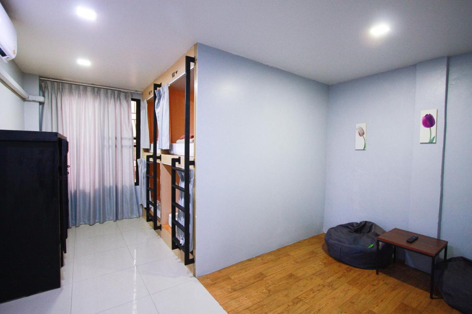 18 Coins Cafe&Hostel Pattaya Exterior foto