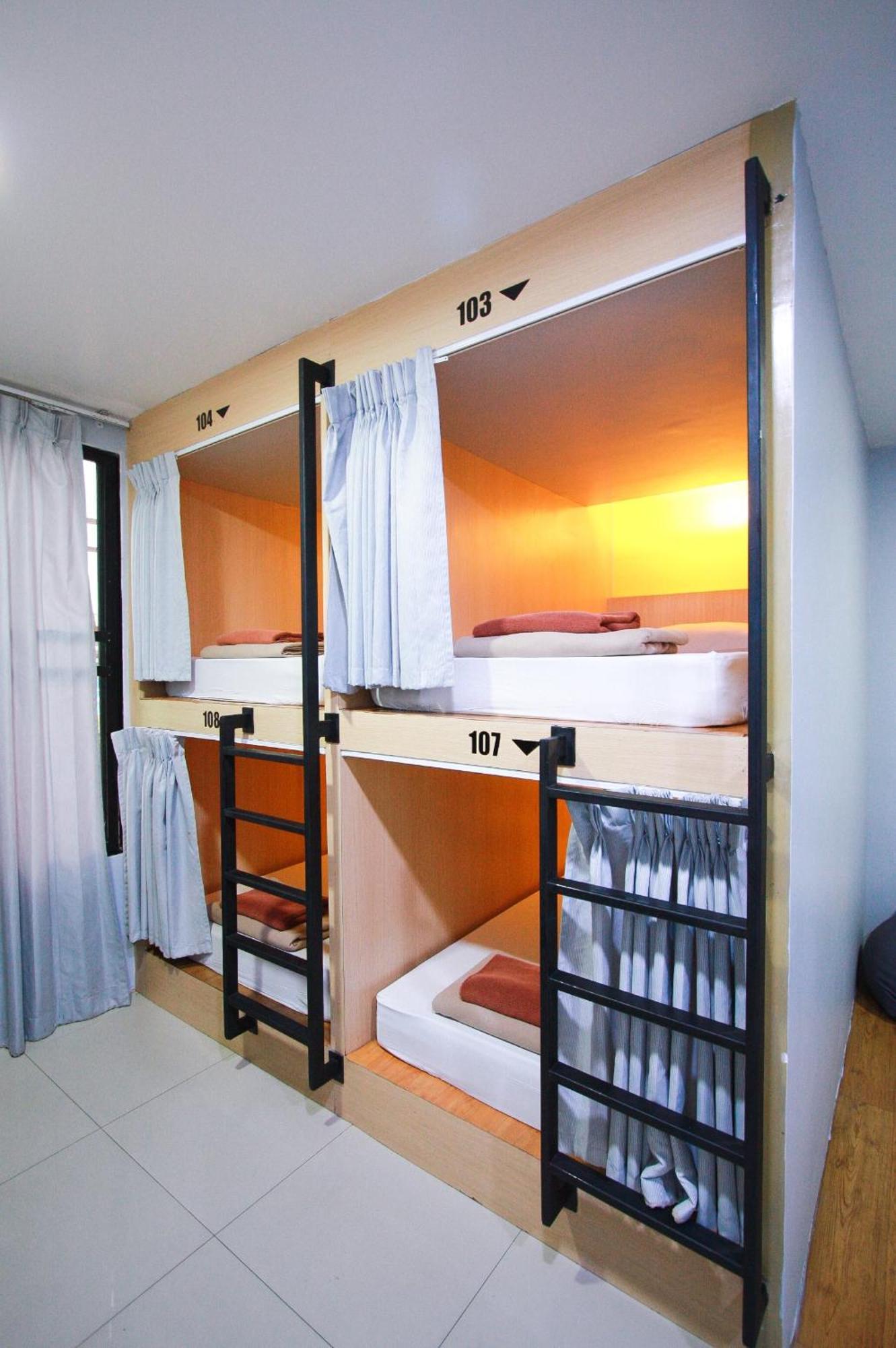 18 Coins Cafe&Hostel Pattaya Zimmer foto