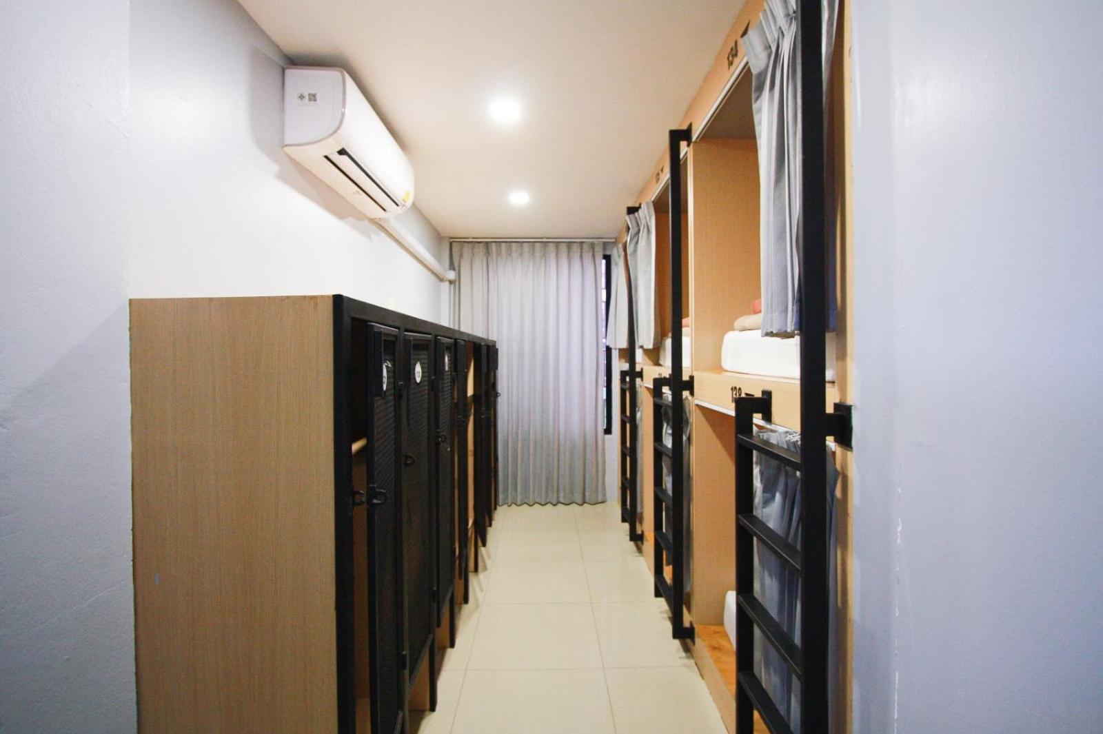18 Coins Cafe&Hostel Pattaya Exterior foto