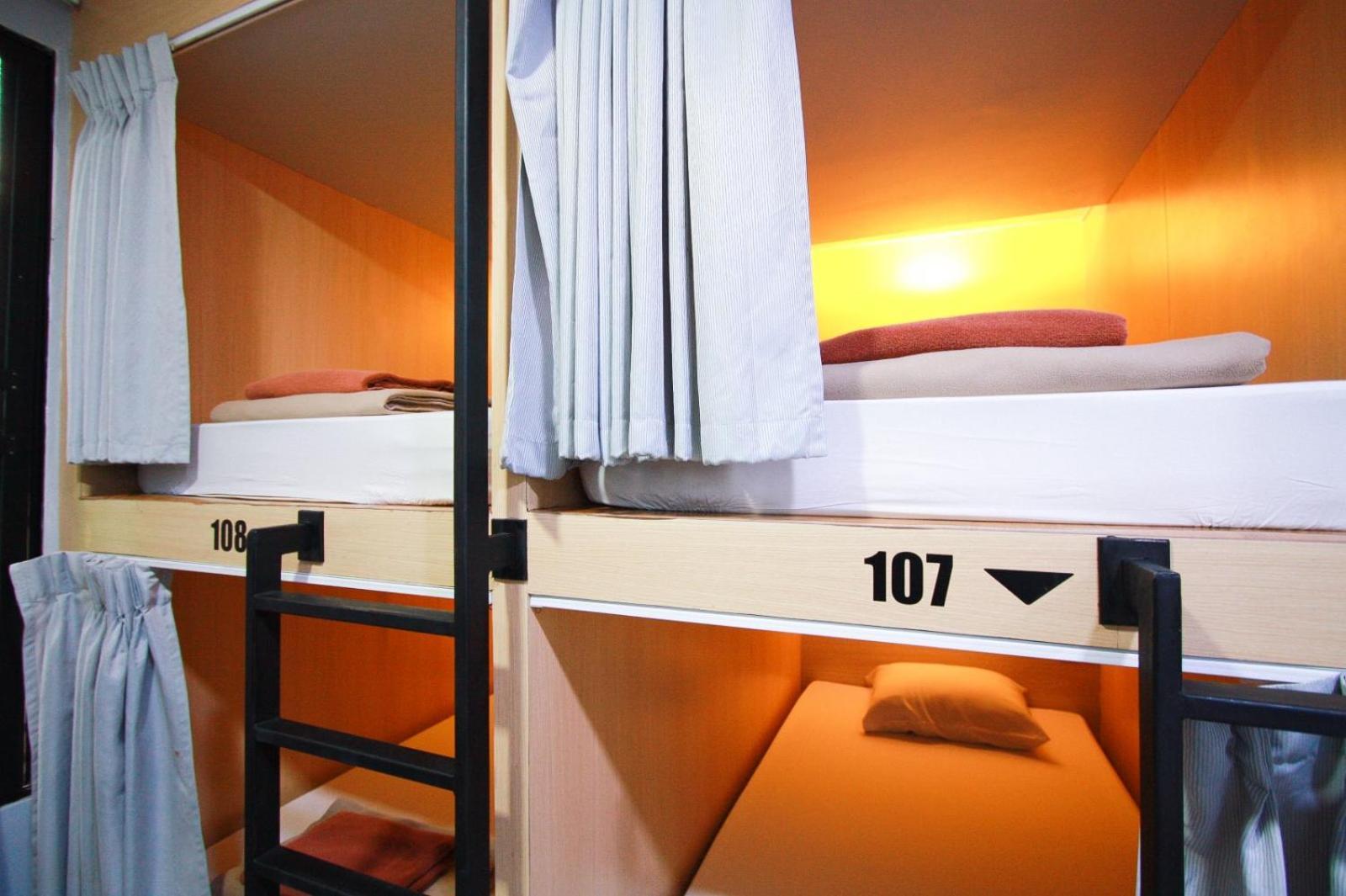 18 Coins Cafe&Hostel Pattaya Zimmer foto